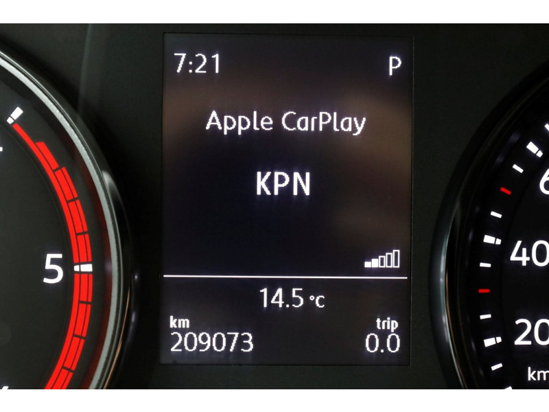 48575856-volkswagen-crafter-18