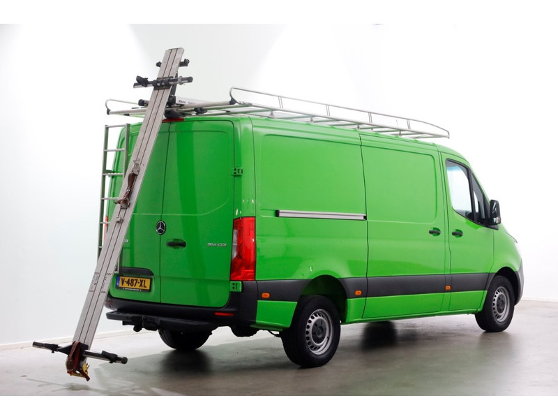 48592379-mercedes-benz-sprinter-11