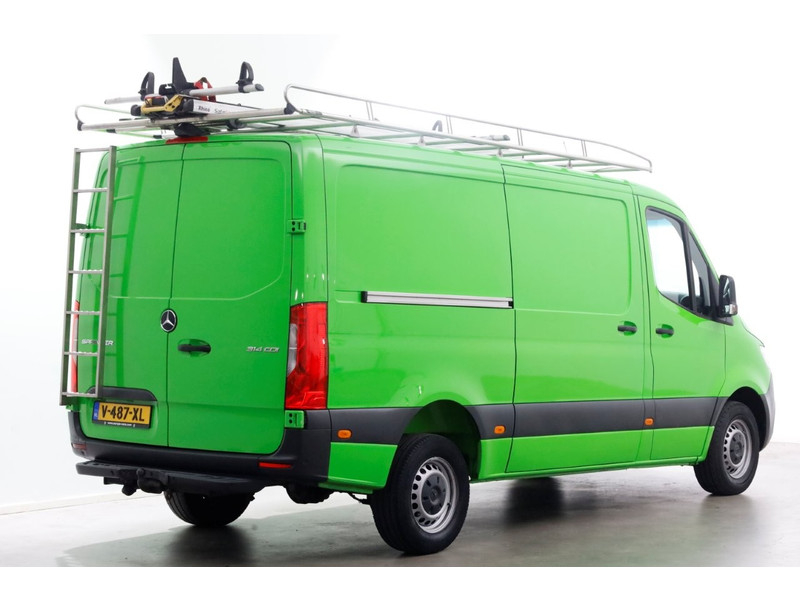 48592379-mercedes-benz-sprinter-2