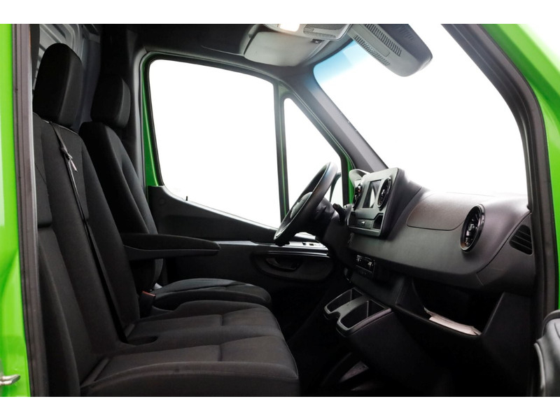 48592379-mercedes-benz-sprinter-3