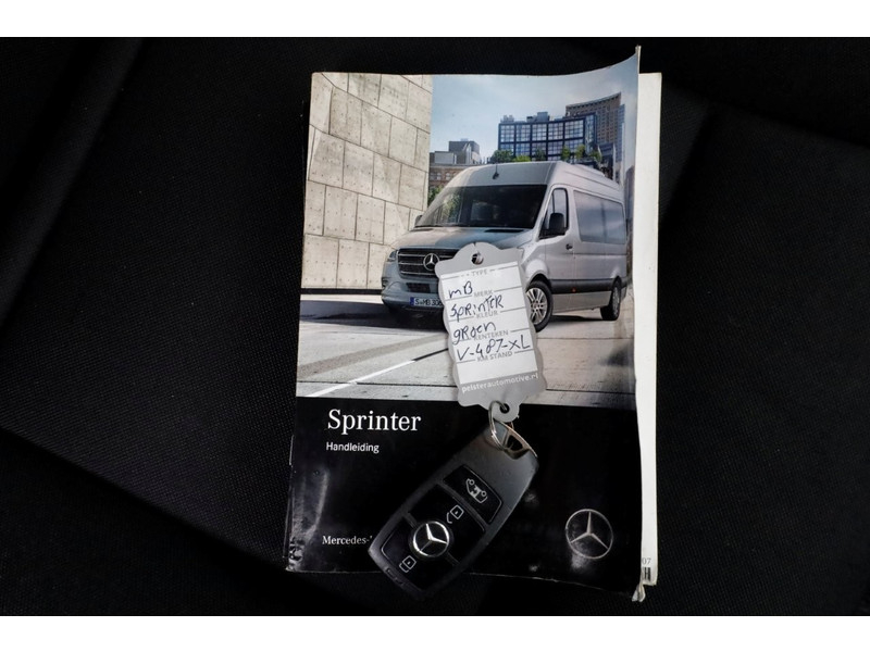 48592379-mercedes-benz-sprinter-6