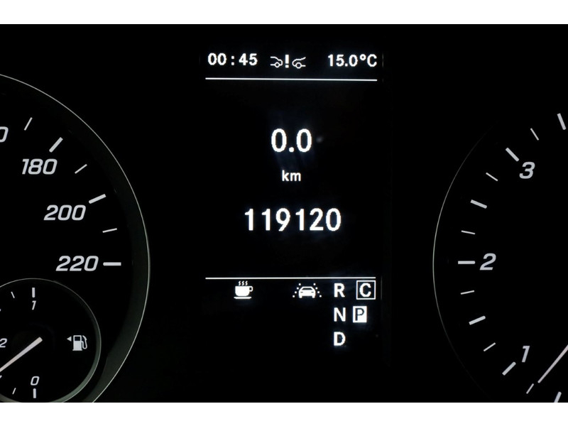 48639994-mercedes-benz-vito-22