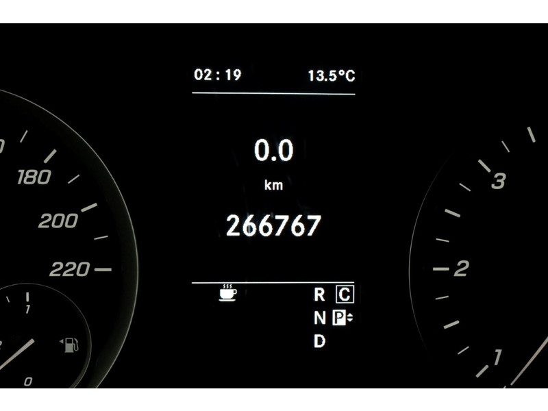 48655367-mercedes-benz-vito-19