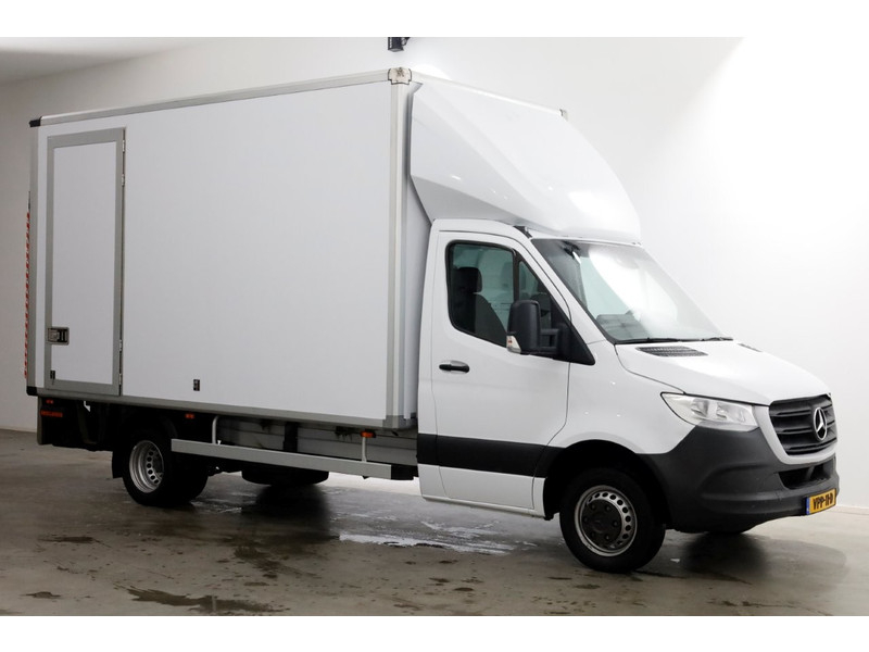 48698797-mercedes-benz-sprinter-11
