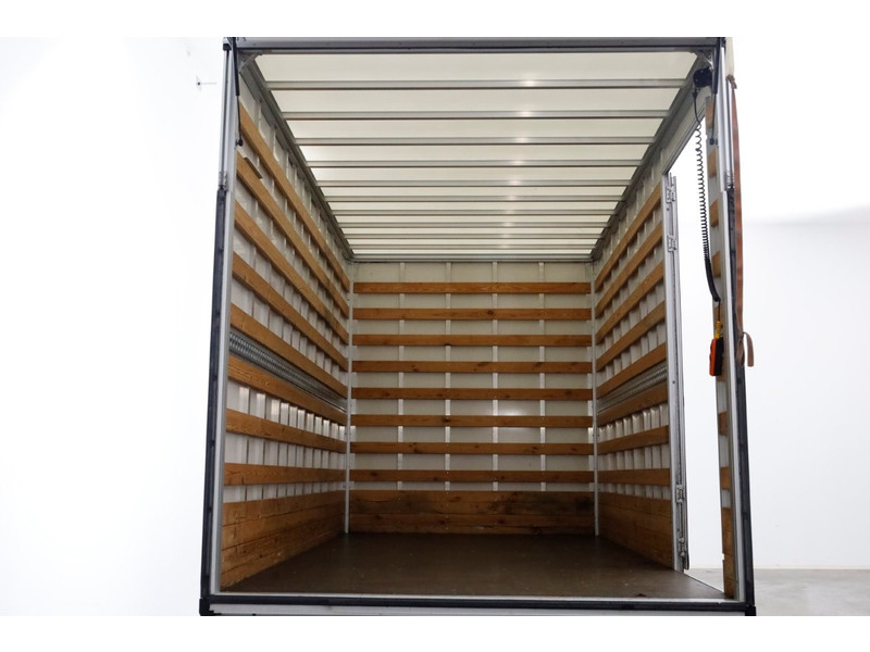 48698797-mercedes-benz-sprinter-6