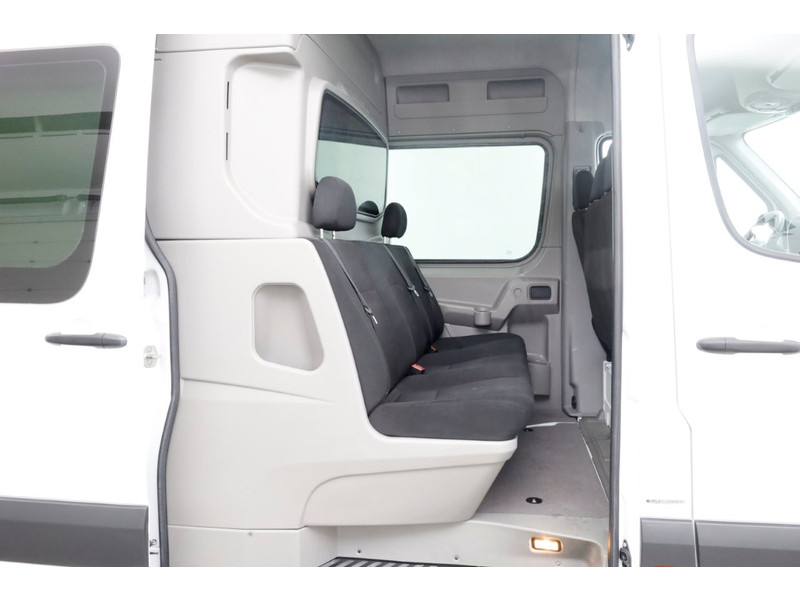 48741993-mercedes-benz-sprinter-11