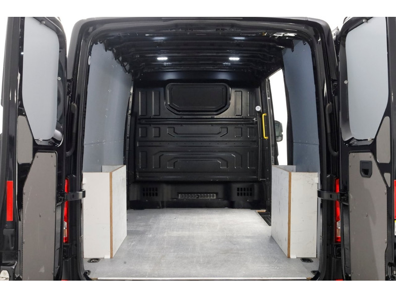 48863129-volkswagen-crafter-5