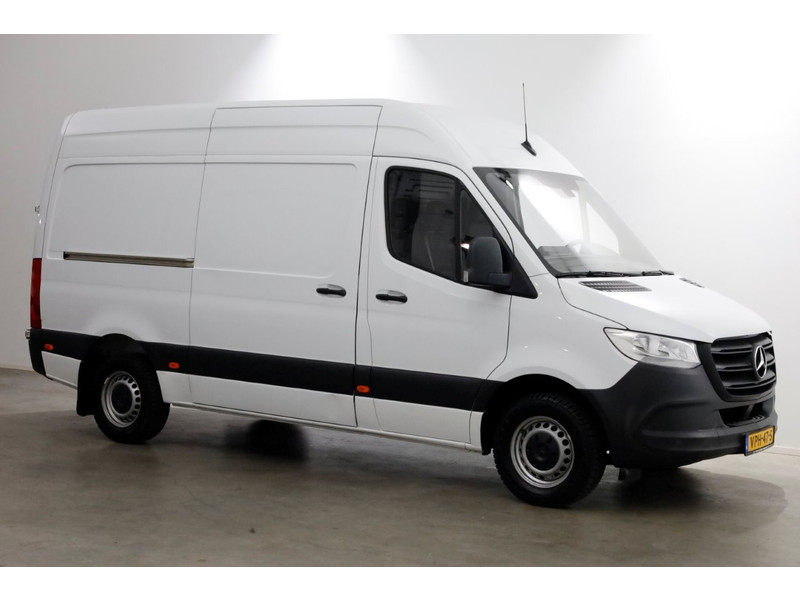 48863143-mercedes-benz-sprinter-10