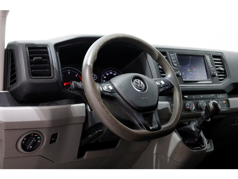 49019185-volkswagen-crafter-12