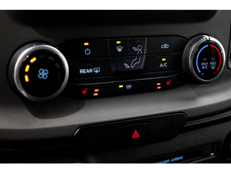 49046971-ford-transit-custom-16