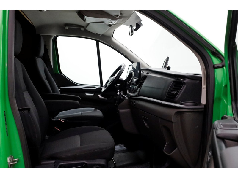 49046971-ford-transit-custom-5