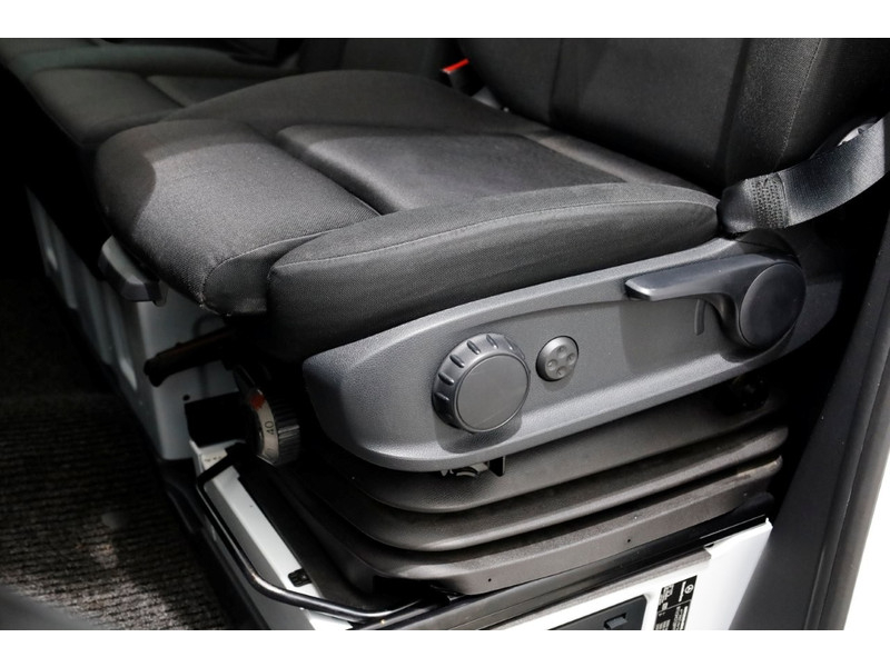 49092065-mercedes-benz-sprinter-16