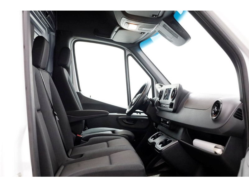 49092065-mercedes-benz-sprinter-3