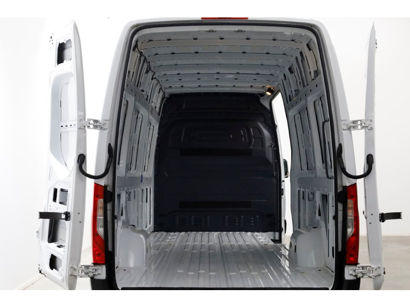 49092065-mercedes-benz-sprinter-5