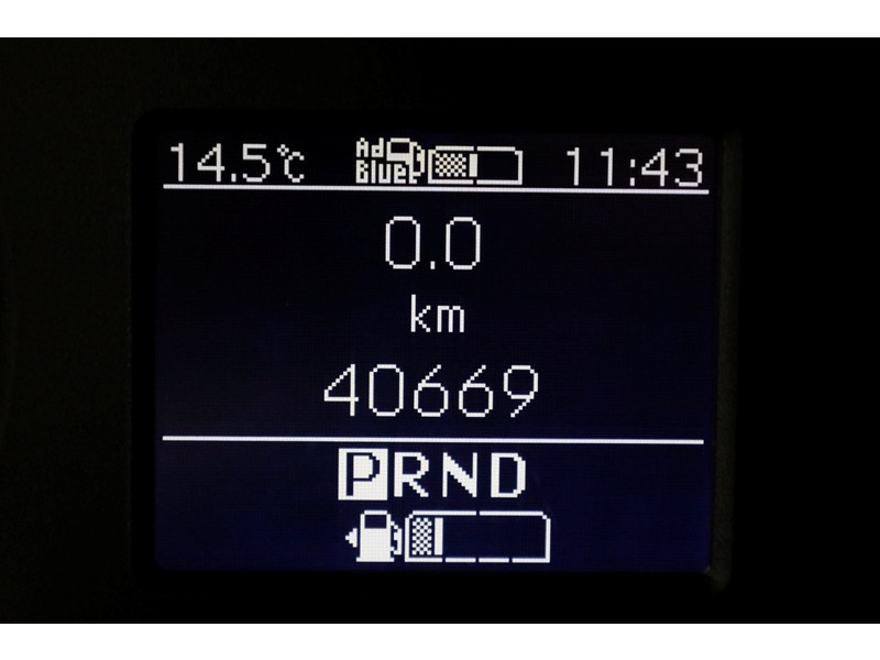 49130431-mercedes-benz-sprinter-17