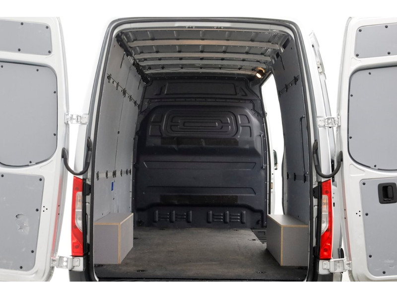 49130431-mercedes-benz-sprinter-5