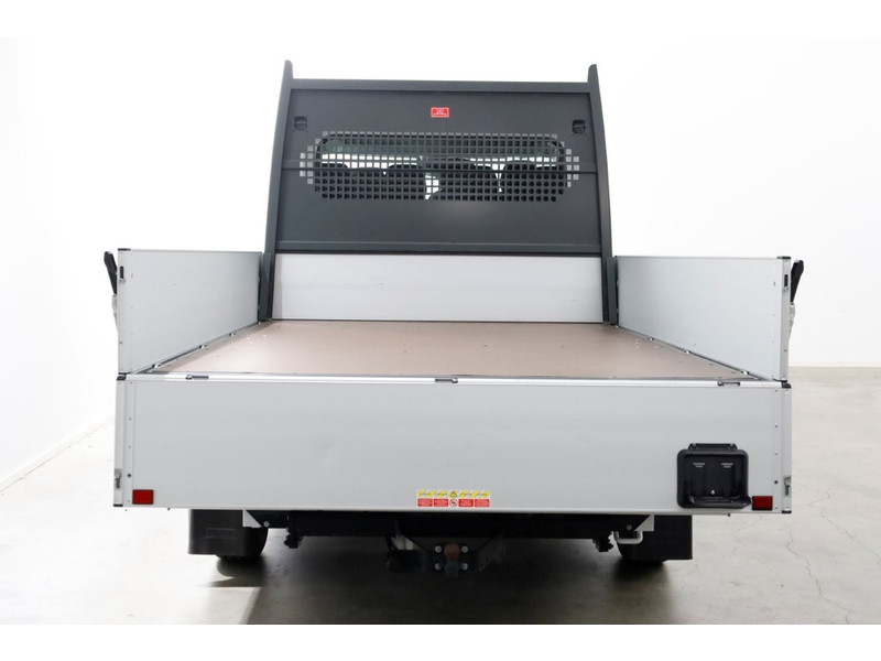 49142987-peugeot-boxer-5