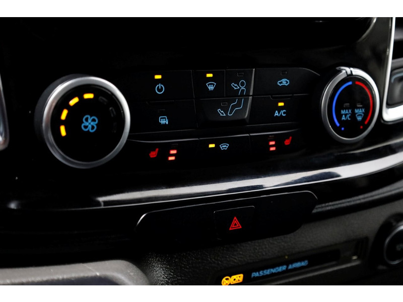 49144618-ford-transit-custom-15