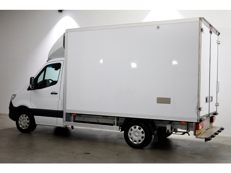 49180411-mercedes-benz-sprinter-11