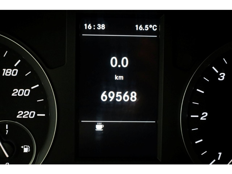 49249974-mercedes-benz-vito-16