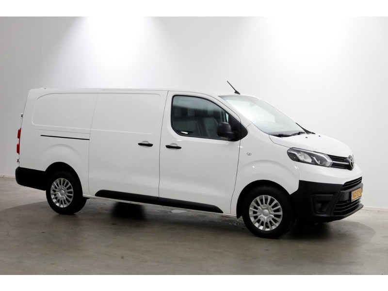49250694-toyota-proace-10