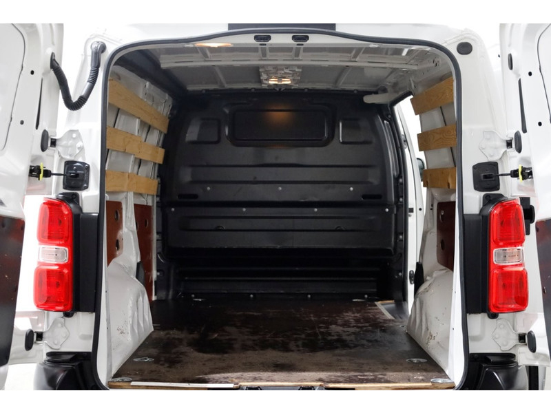 49250694-toyota-proace-5