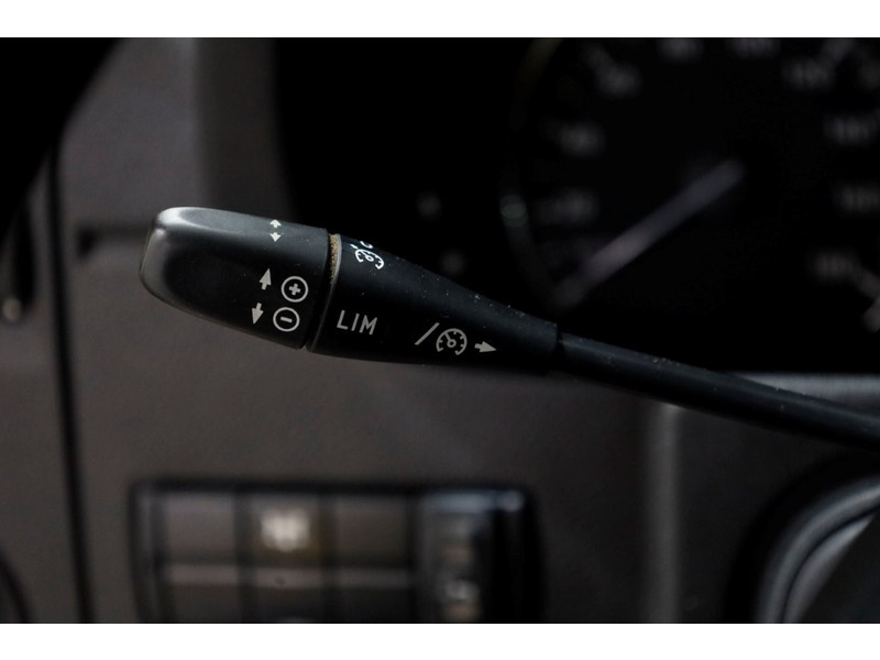 49264780-mercedes-benz-sprinter-21