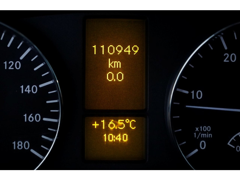 49264780-mercedes-benz-sprinter-23