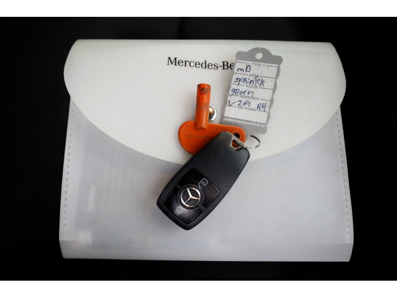 49279548-mercedes-benz-sprinter-7