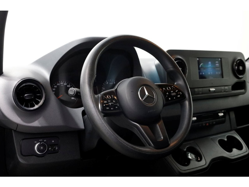 49323207-mercedes-benz-sprinter-12