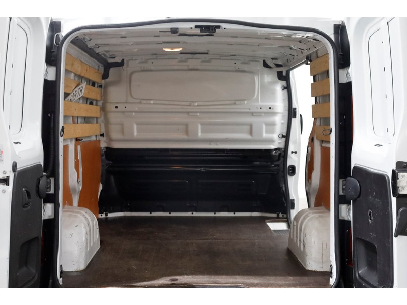 49332984-renault-trafic-5