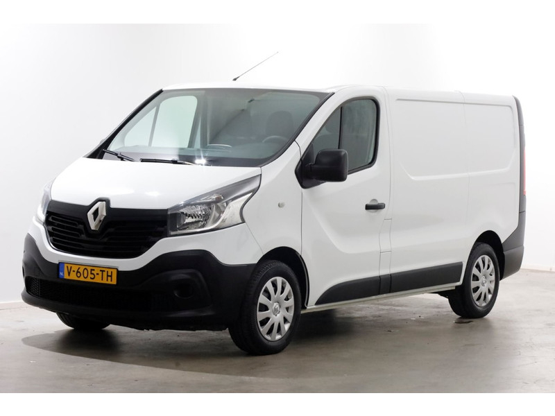 49332984-renault-trafic-8