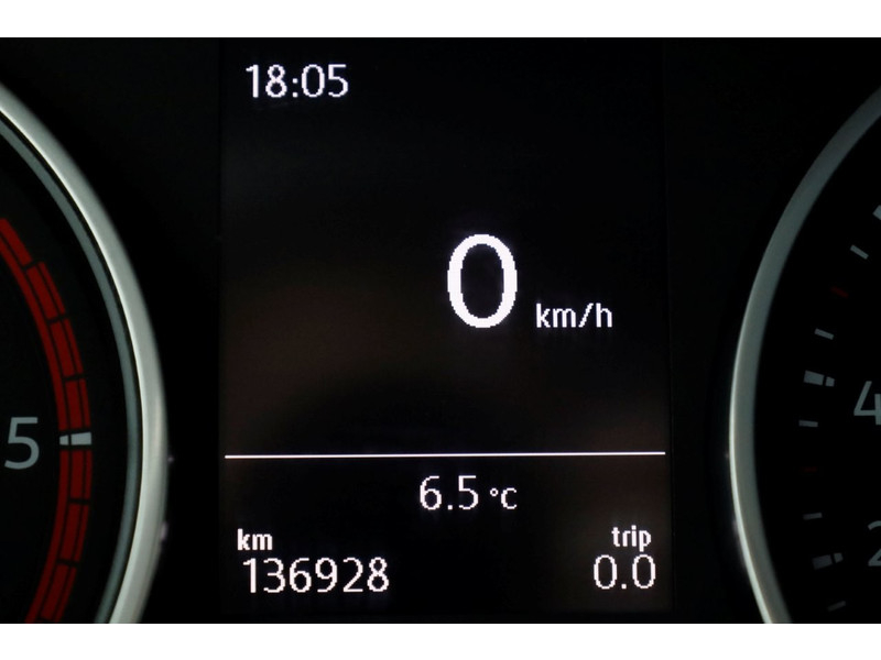 49345613-volkswagen-crafter-13