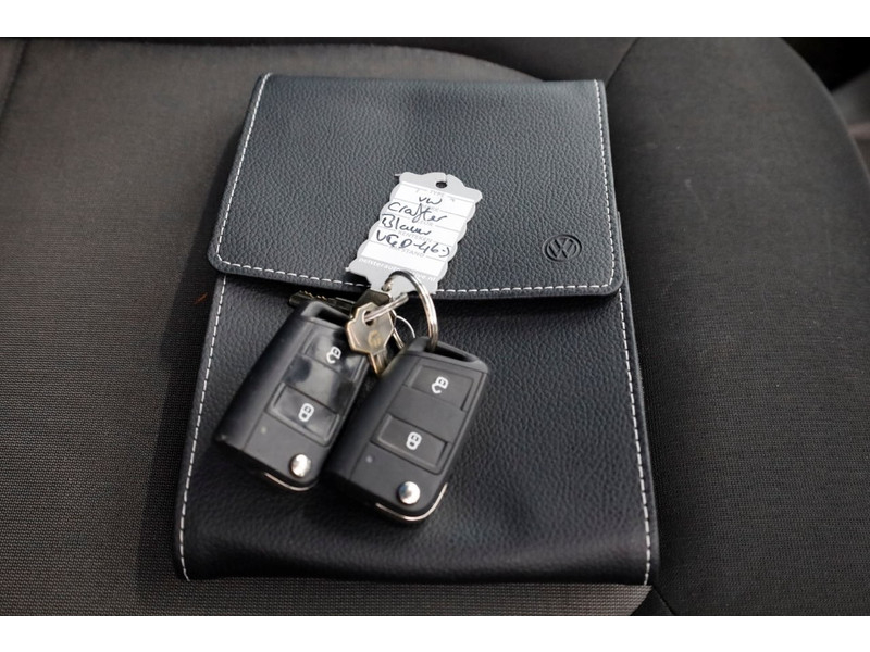 49345613-volkswagen-crafter-6