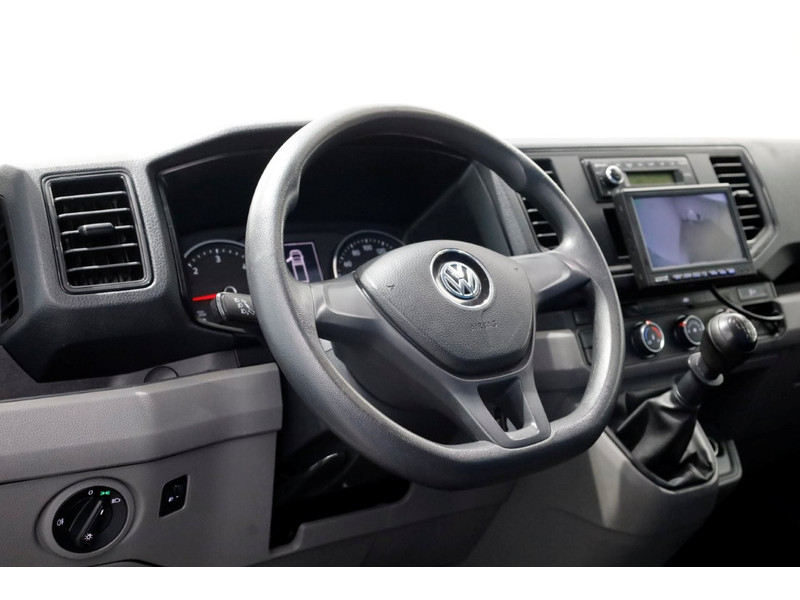 49345652-volkswagen-crafter-12