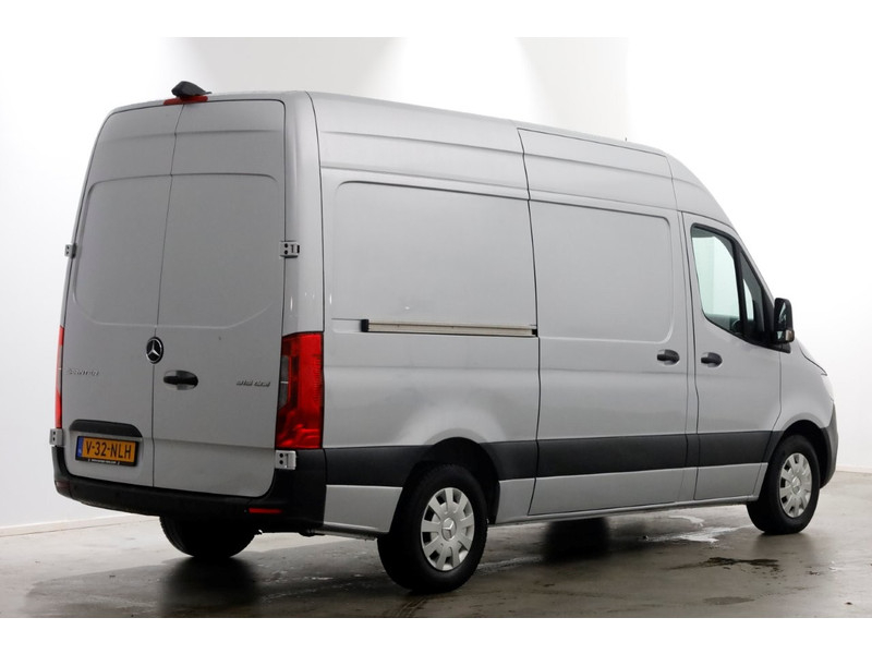 49376263-mercedes-benz-sprinter-2