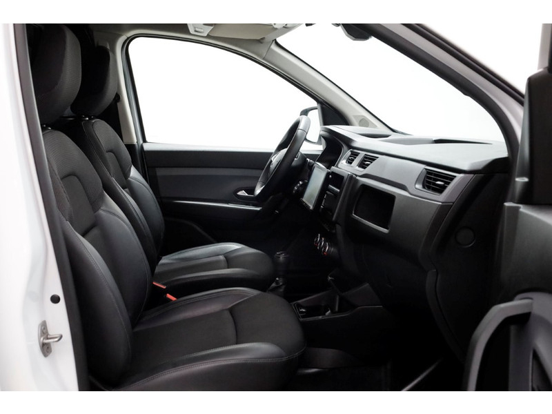 49407993-renault-express-3