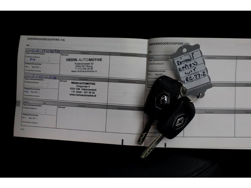 49407993-renault-express-6