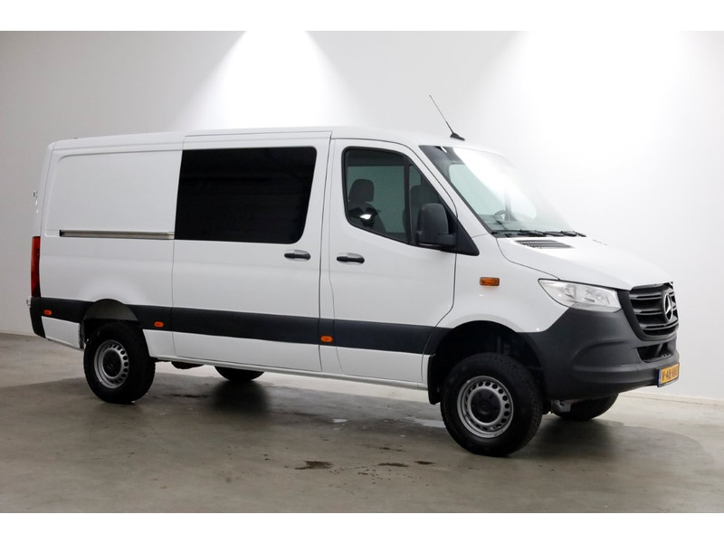 49431900-mercedes-benz-sprinter-12