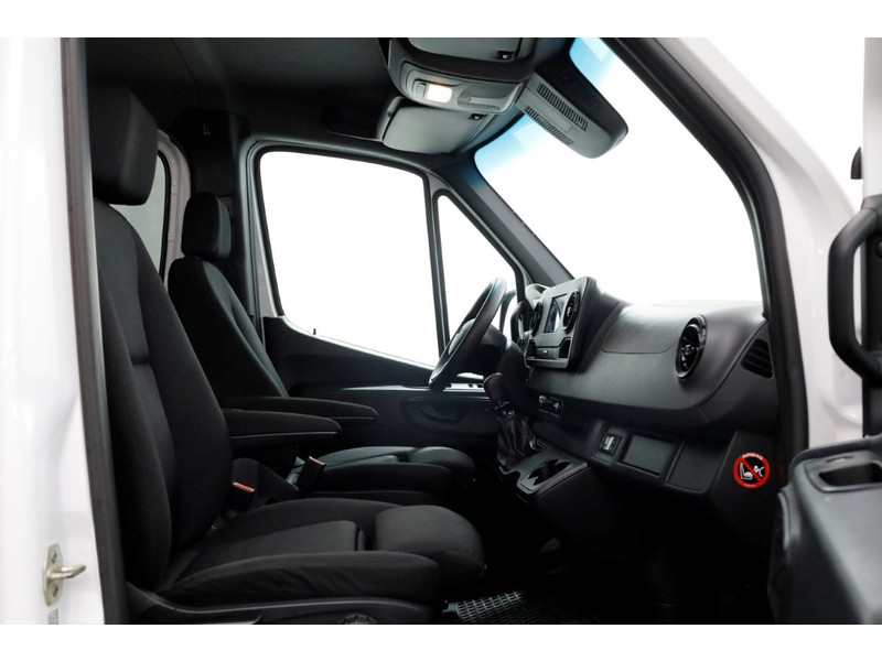 49431900-mercedes-benz-sprinter-7