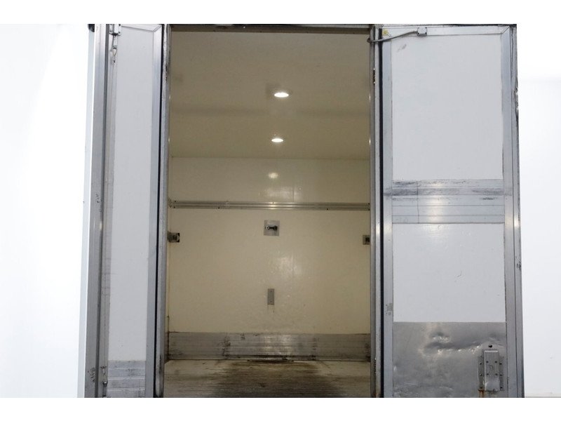 49482867-volkswagen-crafter-6