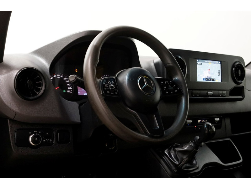 49483385-mercedes-benz-sprinter-19