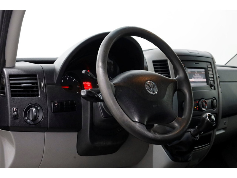 49509476-volkswagen-crafter-15