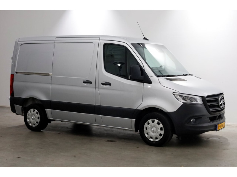 49514289-mercedes-benz-sprinter-10