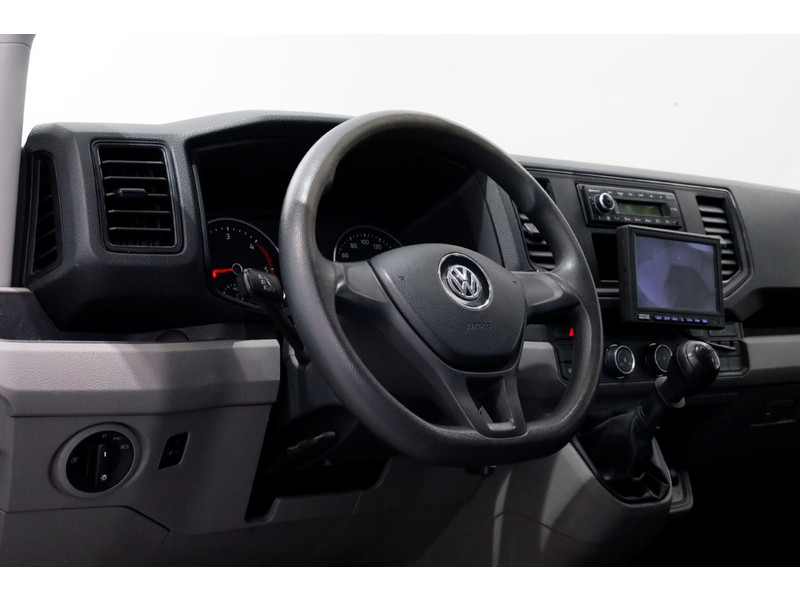 49540328-volkswagen-crafter-12