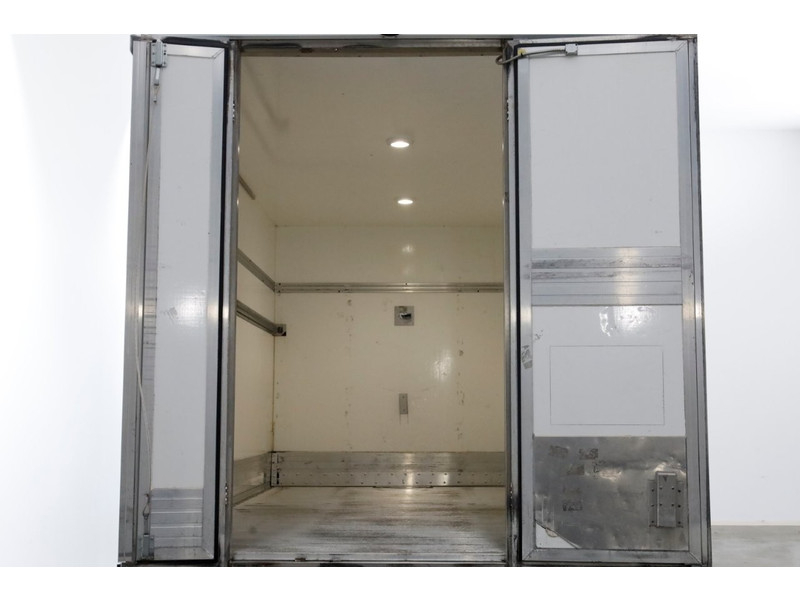 49540328-volkswagen-crafter-5