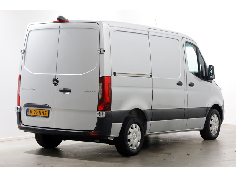 49573381-mercedes-benz-sprinter-11