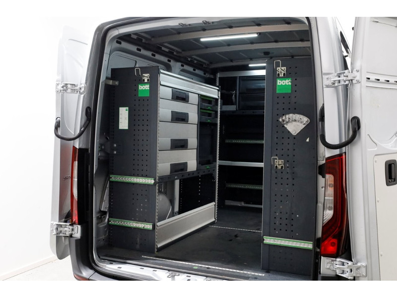 49573381-mercedes-benz-sprinter-13