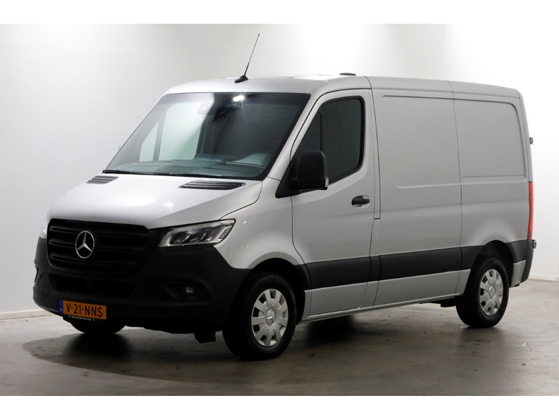 49573381-mercedes-benz-sprinter-8