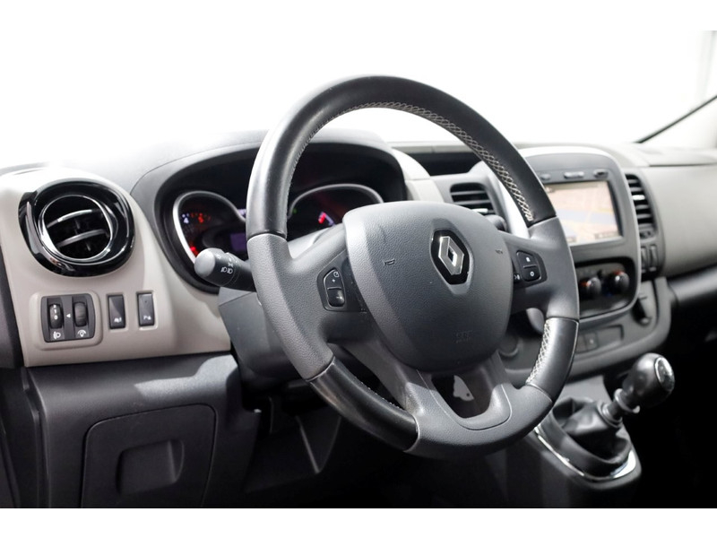 49573900-renault-trafic-15